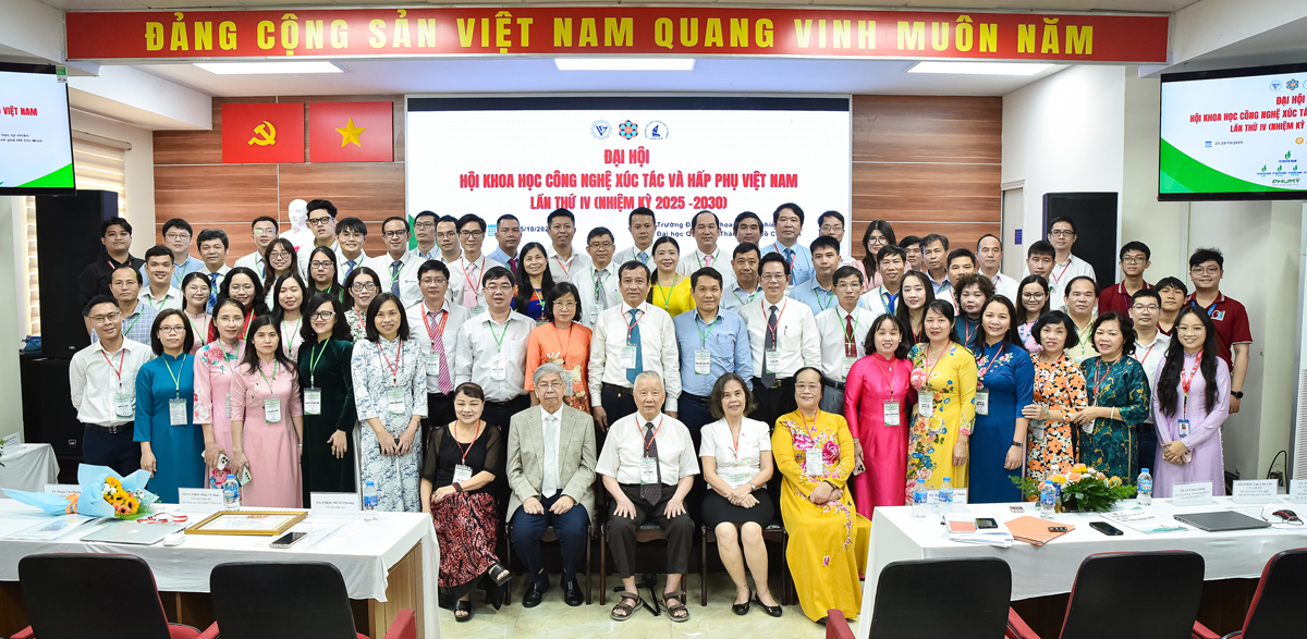 ĐẠI HỘI TOÀN QUỐC LẦN THỨ IV VÀ HỘI THẢO KHOA HỌC CỦA HỘI KHOA HỌC CÔNG NGHỆ XÚC TÁC VÀ HẤP PHỤ VIỆT NAM ĐÃ KẾT THÚC THÀNH CÔNG